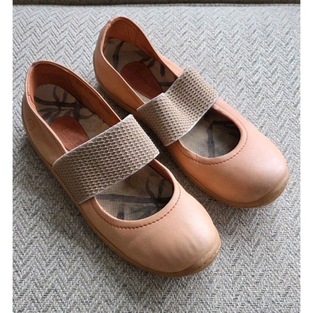 Born Açaí Women's Size 9 / 40.5 Mary Jane Ballet Flats Peach W/Taupe Strap